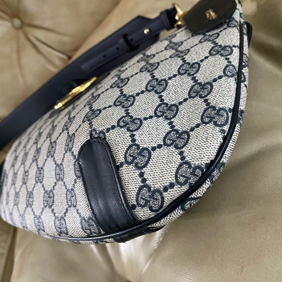 Vintage Gucci GG Bag with Custom Guitar strap - Picture 4 of 13